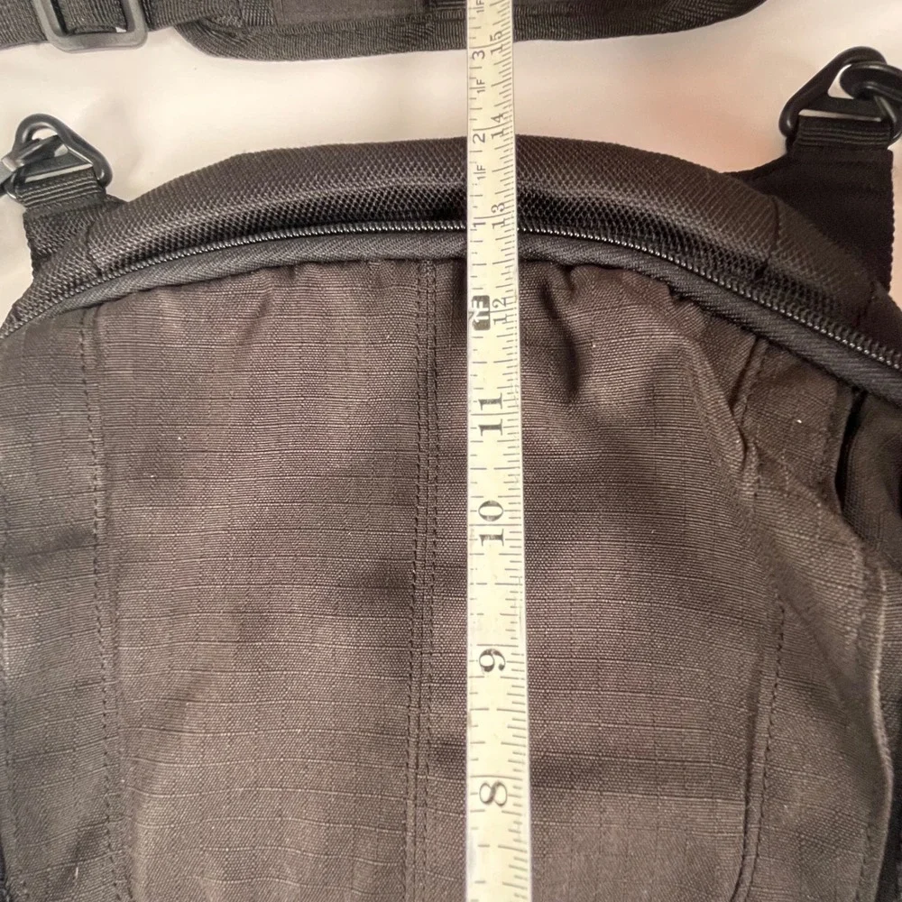 Timberland Messenger Bag Black Medium Ripstop Crossbody H 14 x W 10 x D 3 in